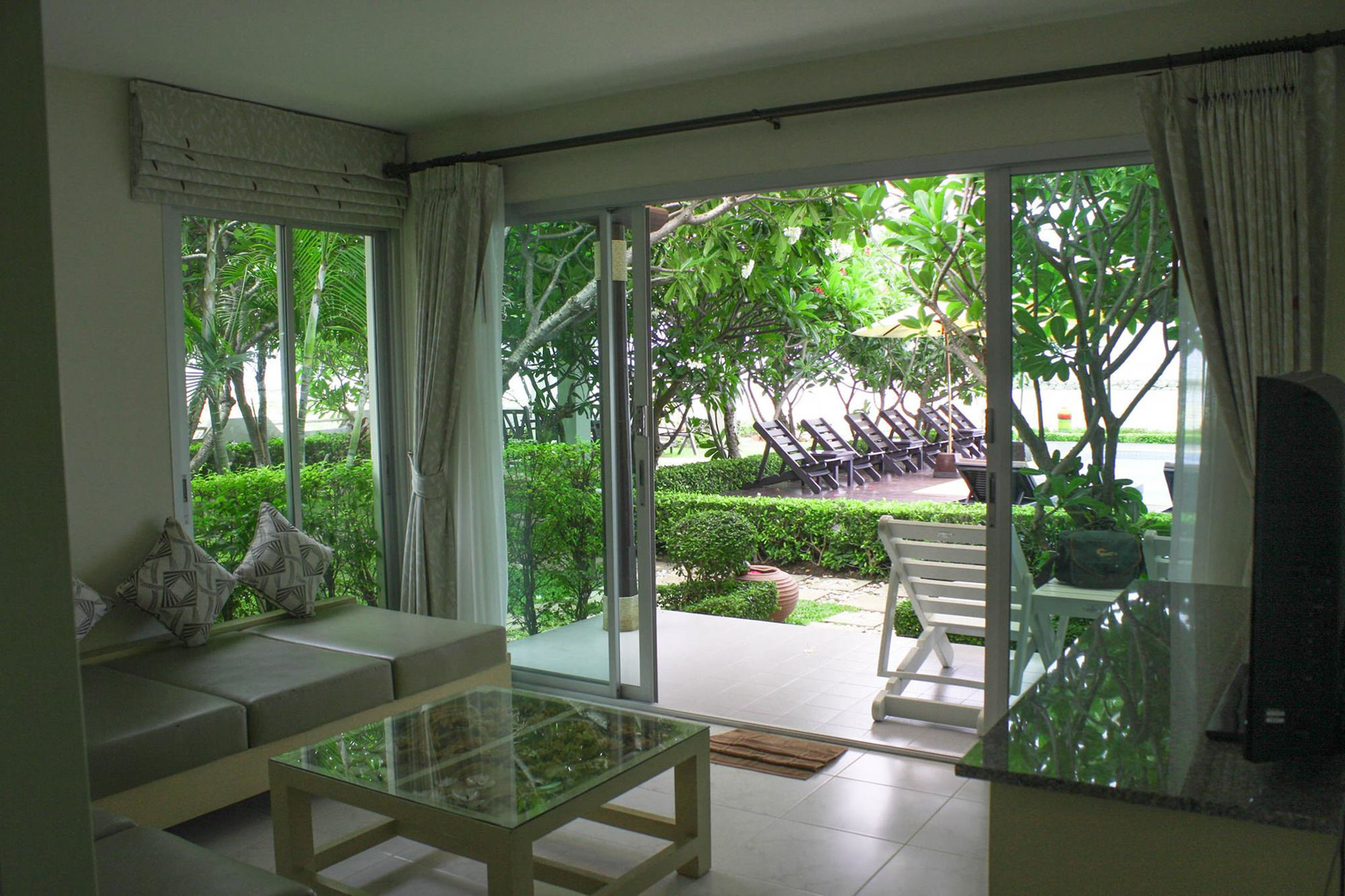 Chez Nous Boutique Resort Haad Chao Samran Zewnętrze zdjęcie