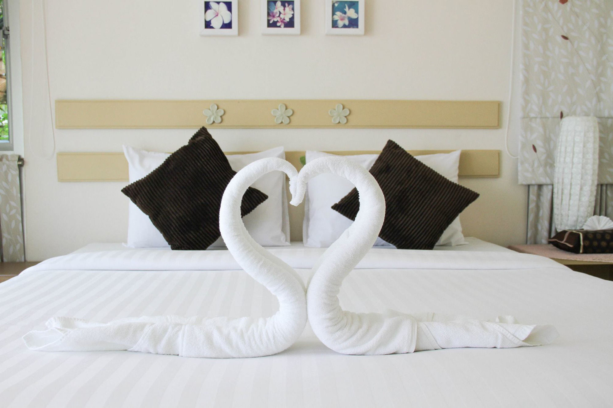 Chez Nous Boutique Resort Haad Chao Samran Zewnętrze zdjęcie